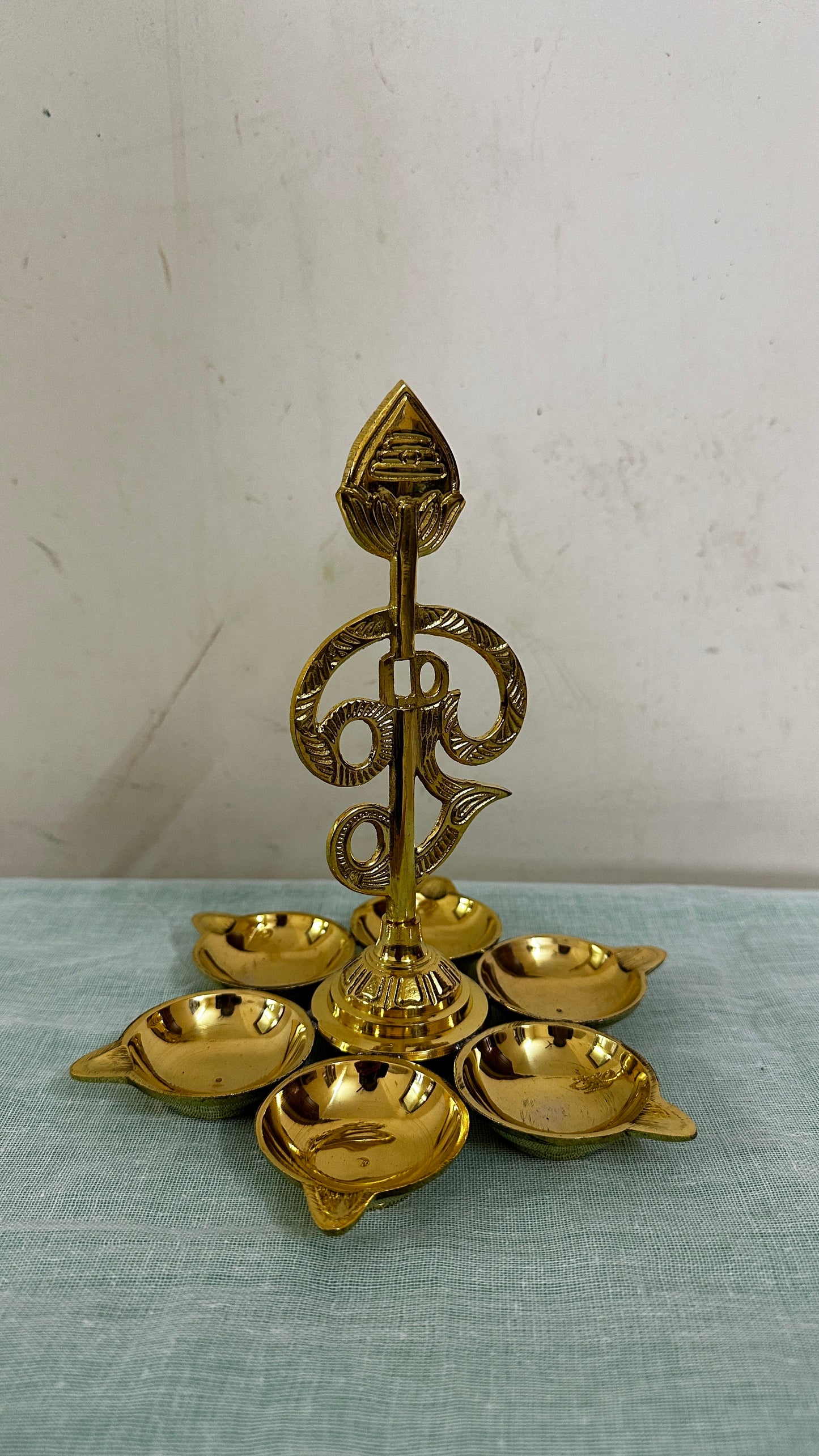 Aarumuga OM Vel Vilakku